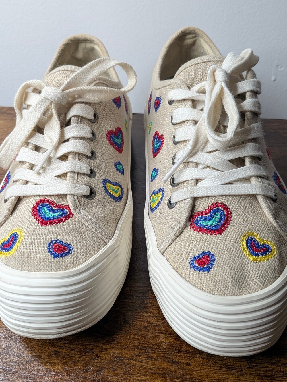 SeaVees Women’s US 7 Monterey Beige Platform Sneaker Embroidered Rainbow Hearts